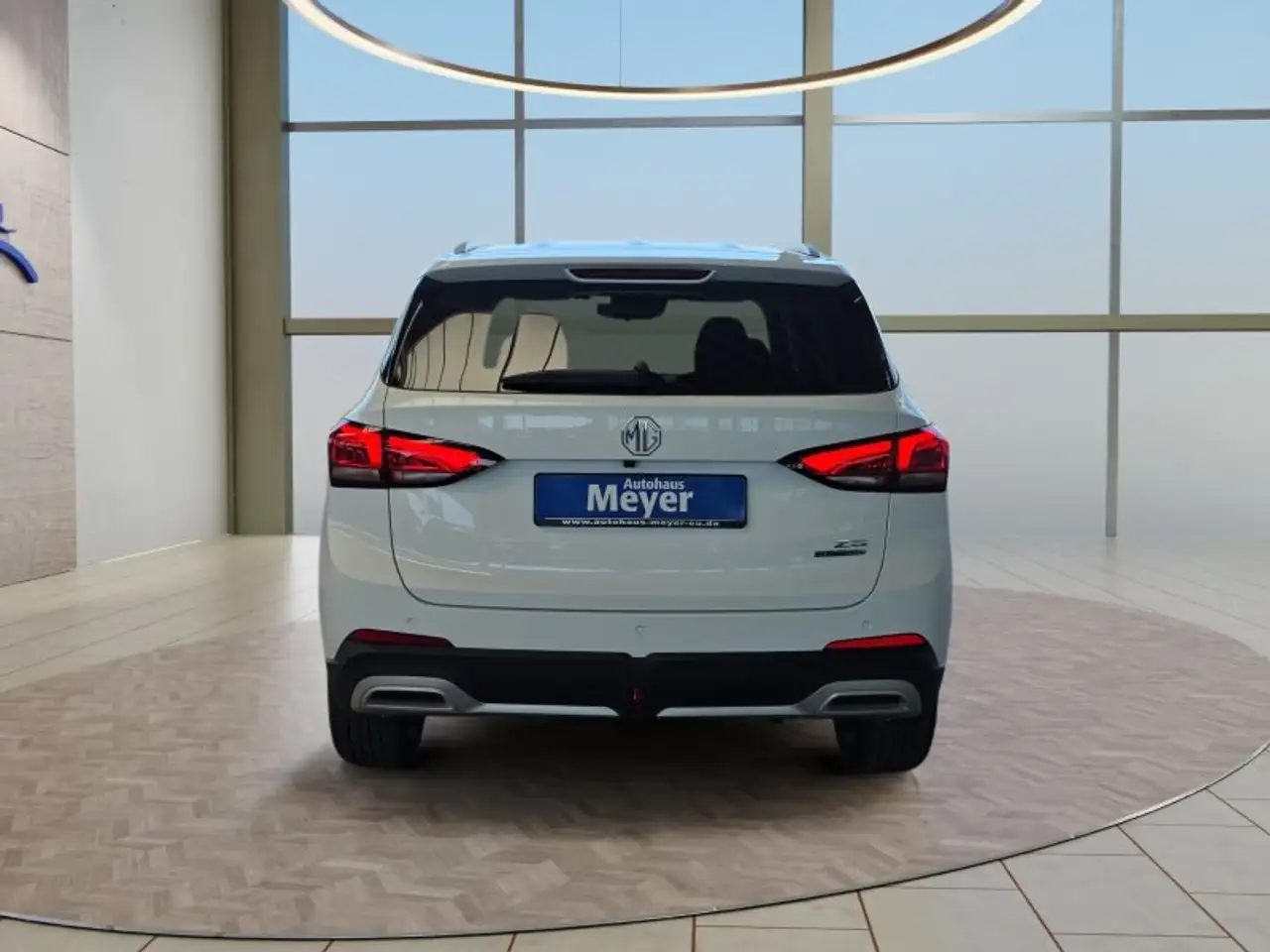 MG ZS Luxury 4