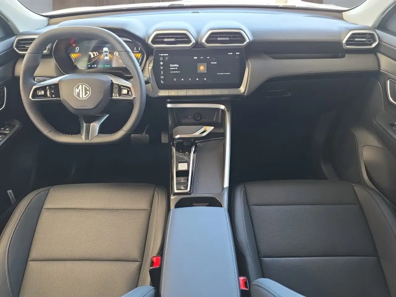 MG ZS Luxury 10