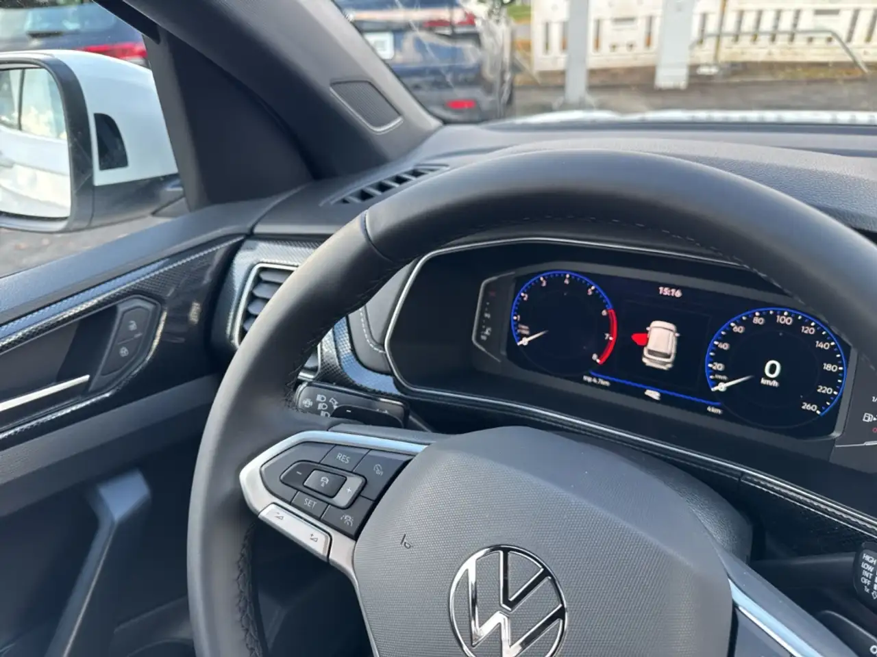 Volkswagen T-Cross 11