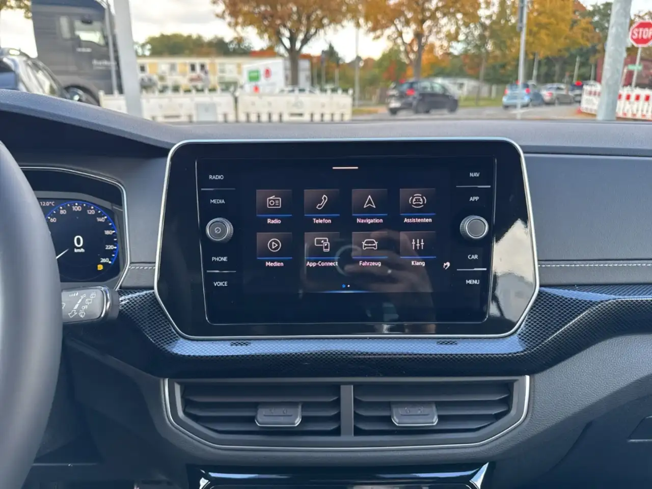 Volkswagen T-Cross 13