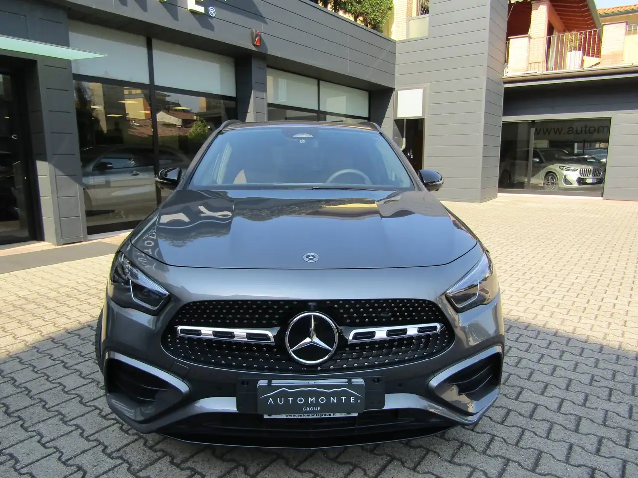 Mercedes-Benz GLA 200 2