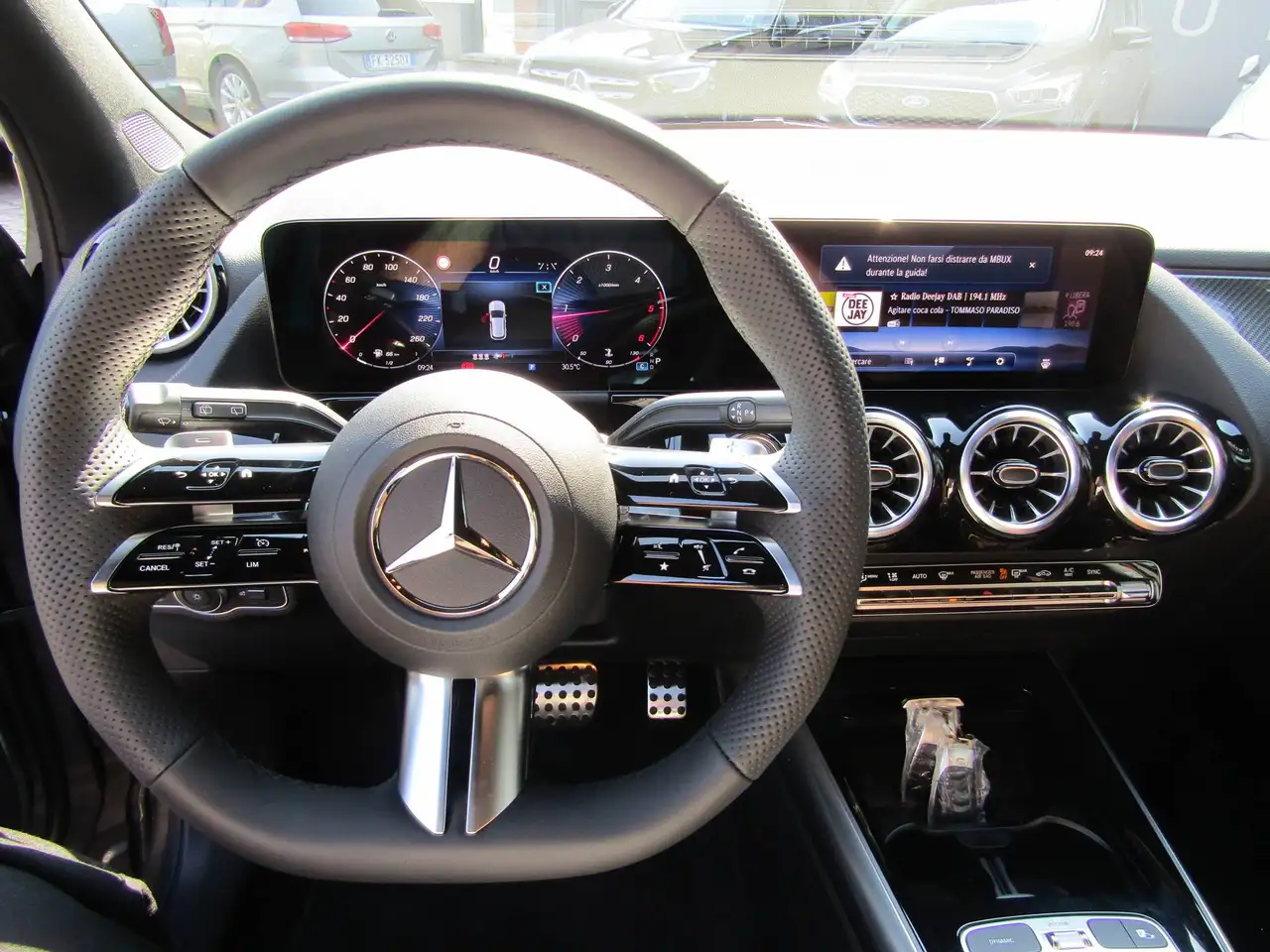 Mercedes-Benz GLA 200 8
