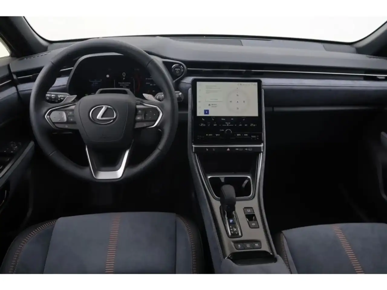 Lexus LBX 13
