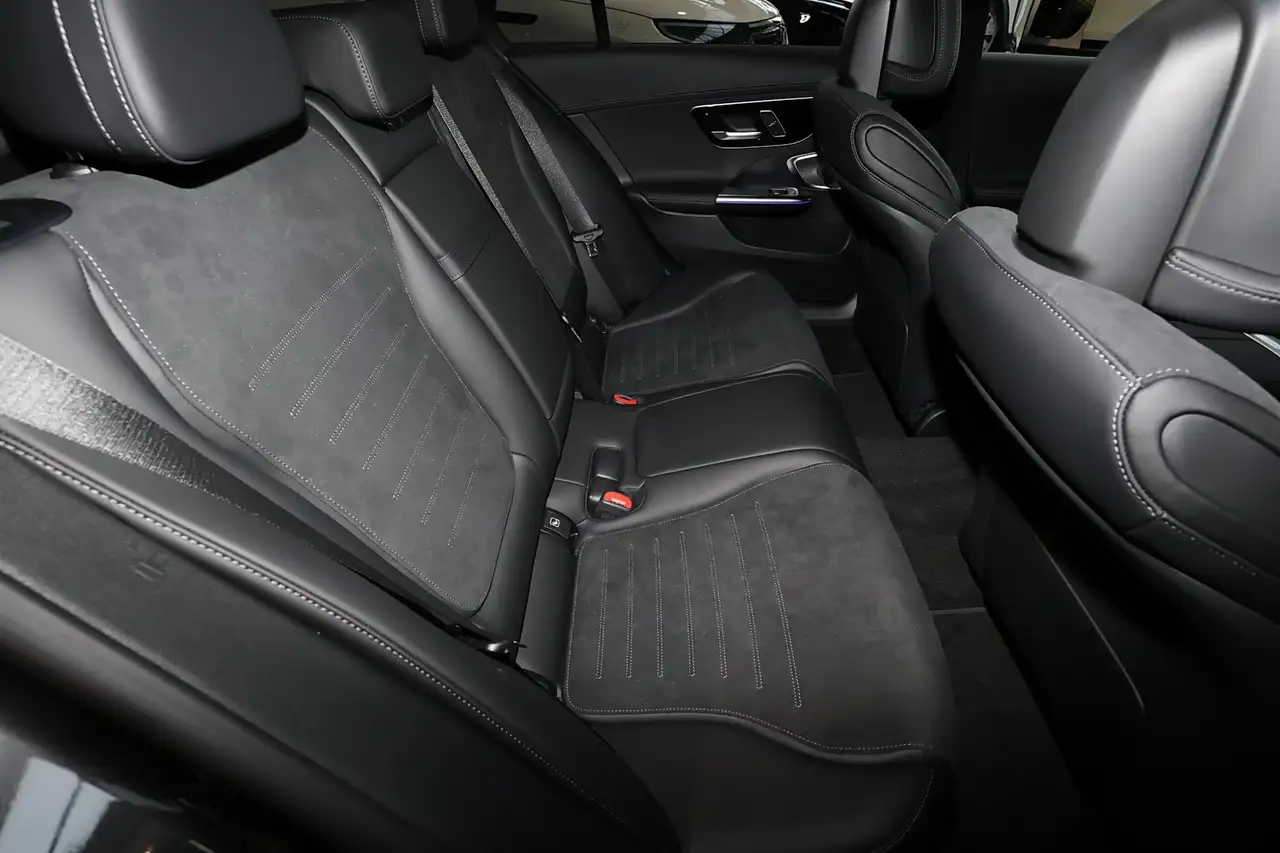Mercedes-Benz C 300 6
