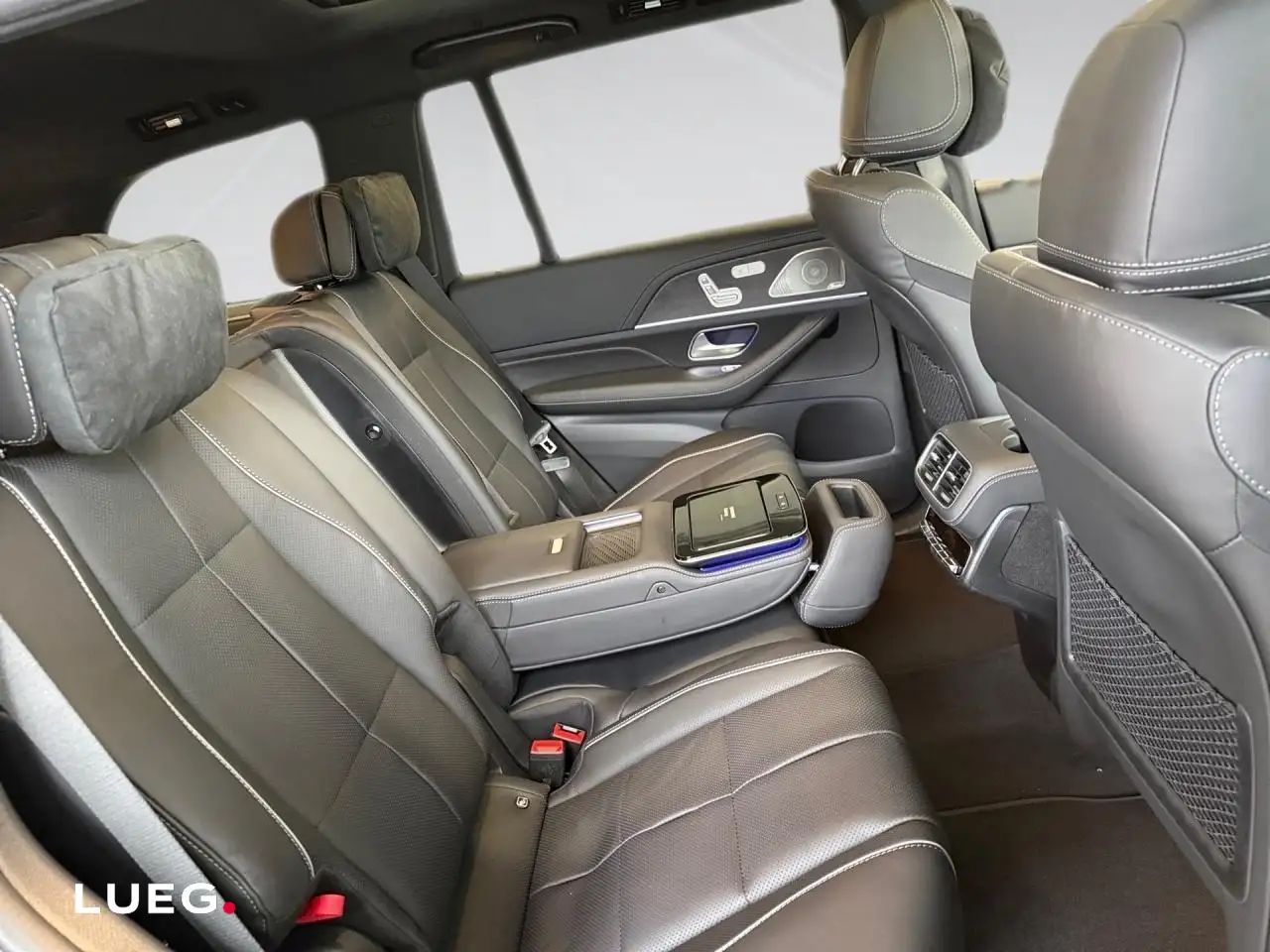 Mercedes-Benz GLS 450 13