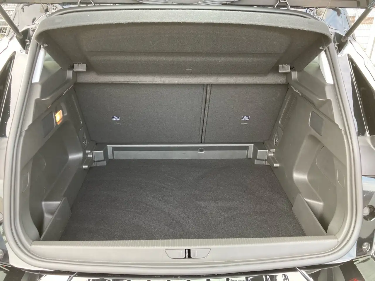 Opel Grandland 9
