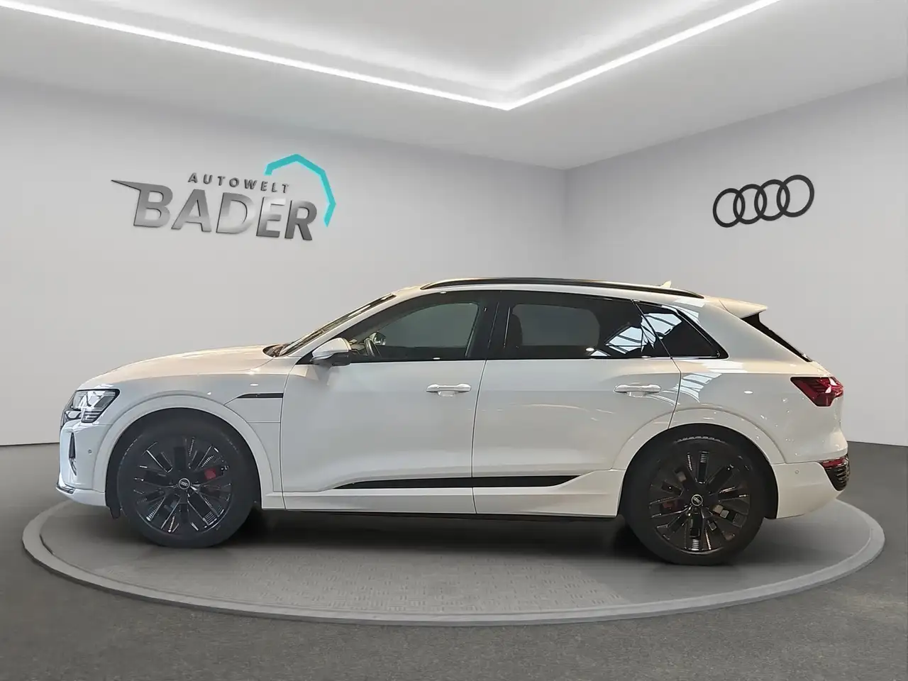 Audi Q8 3