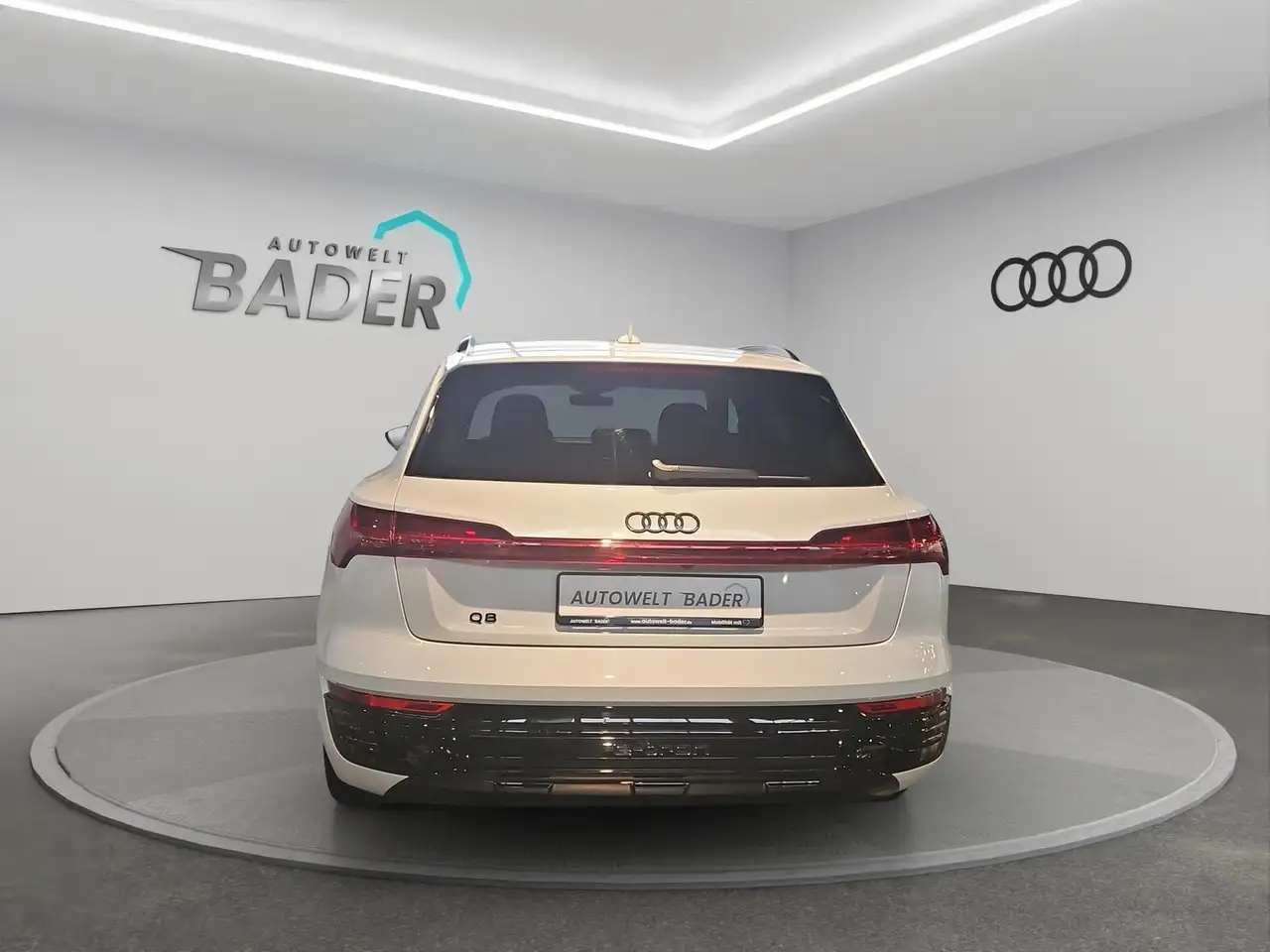 Audi Q8 5