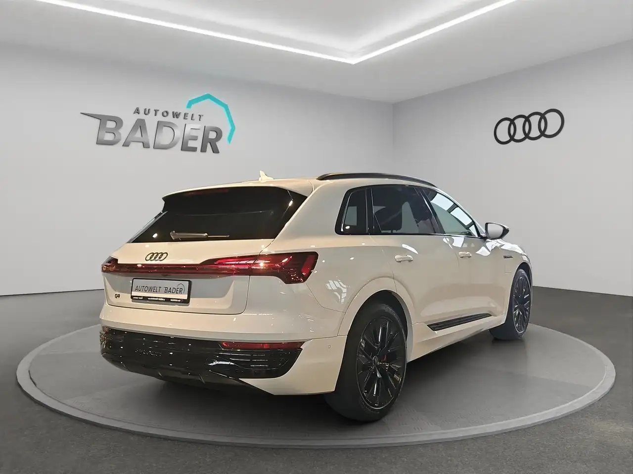 Audi Q8 6