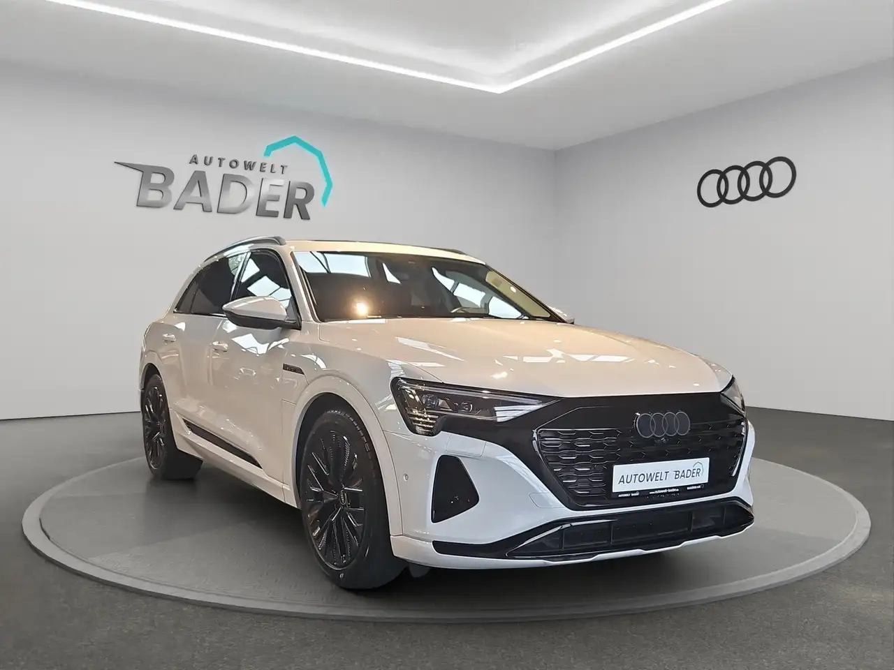 Audi Q8 8