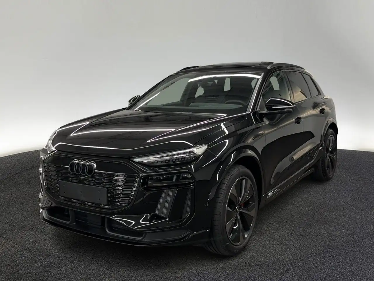 Audi Q6 3