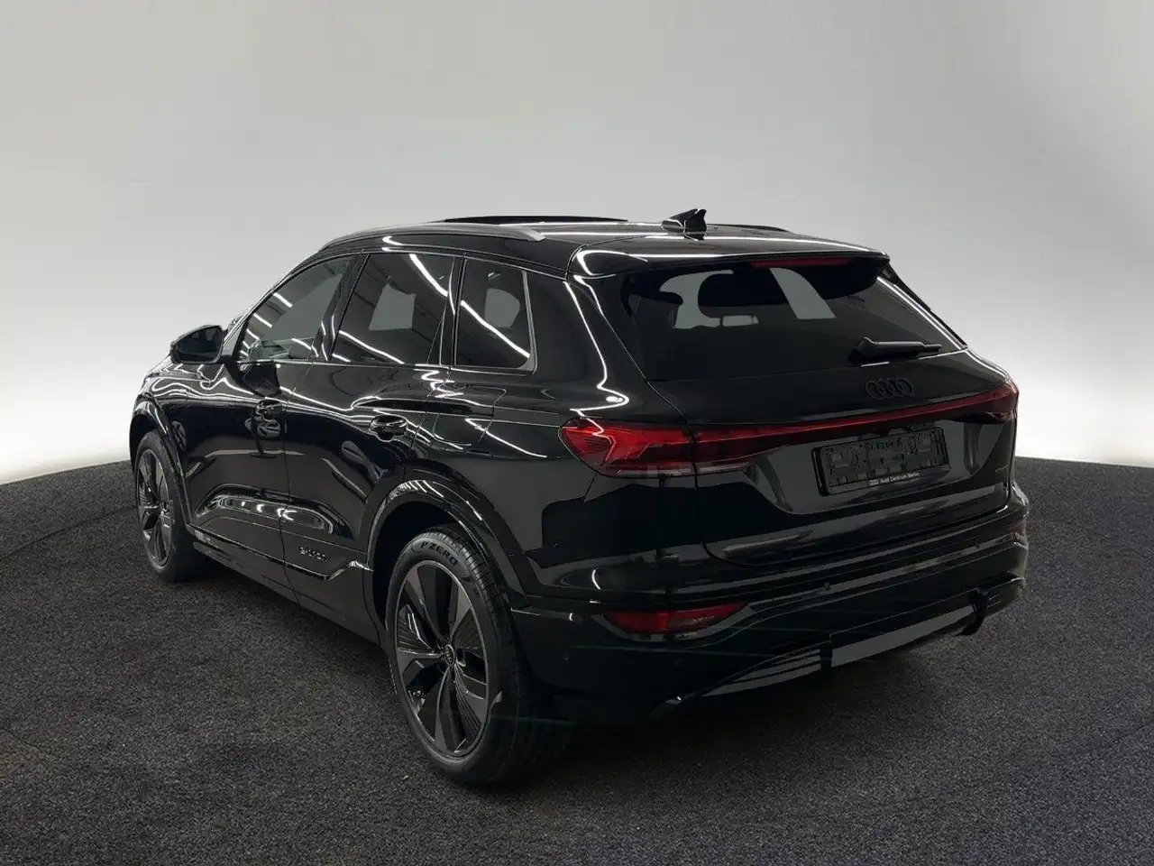 Audi Q6 4
