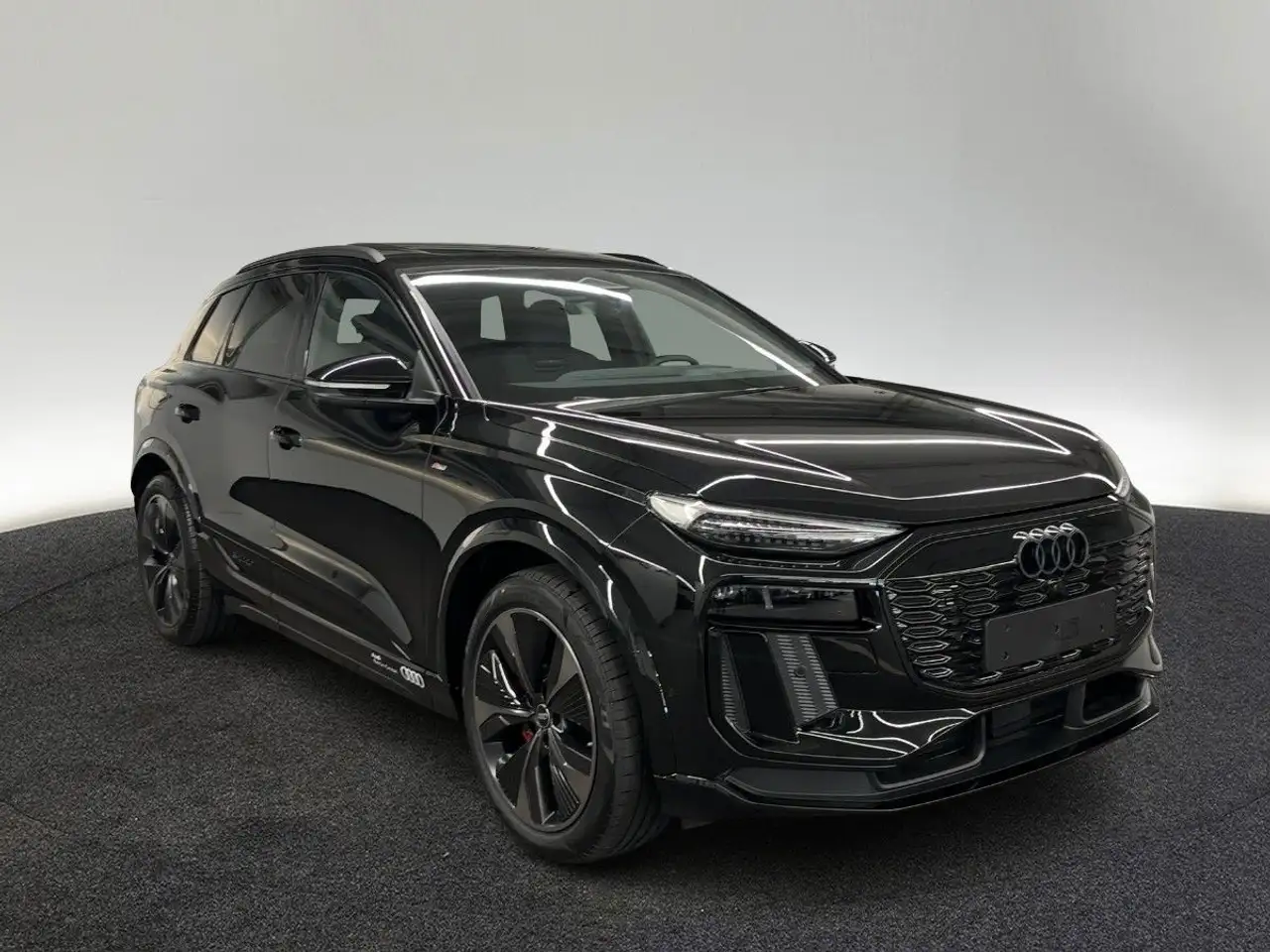 Audi Q6 8