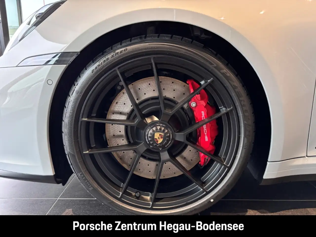 Porsche 992 911 6
