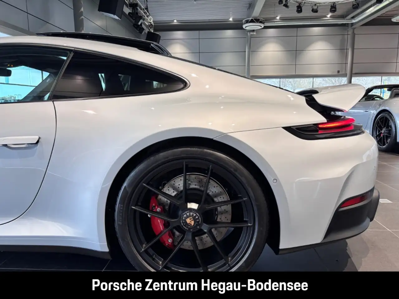 Porsche 992 911 13