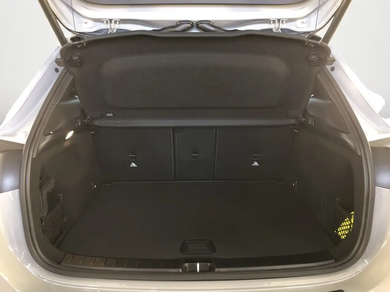 Mercedes-Benz GLA 200 10