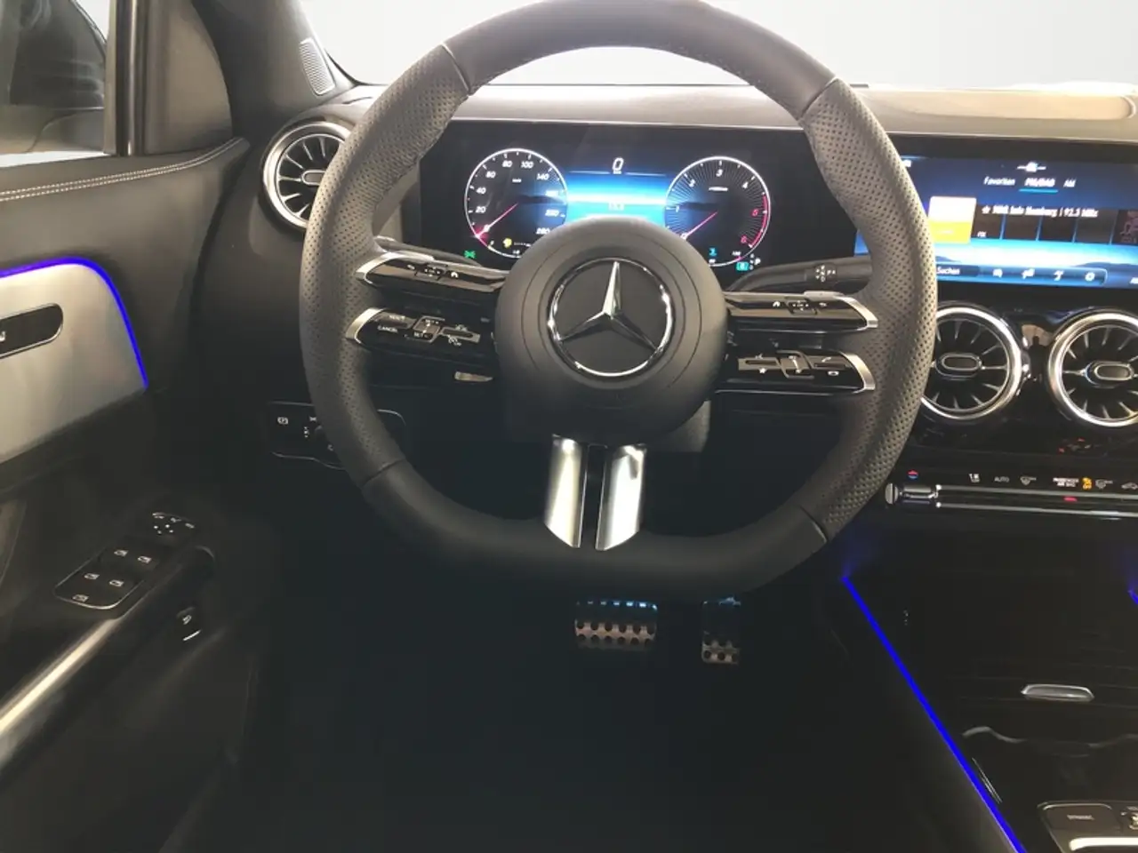 Mercedes-Benz GLA 200 16