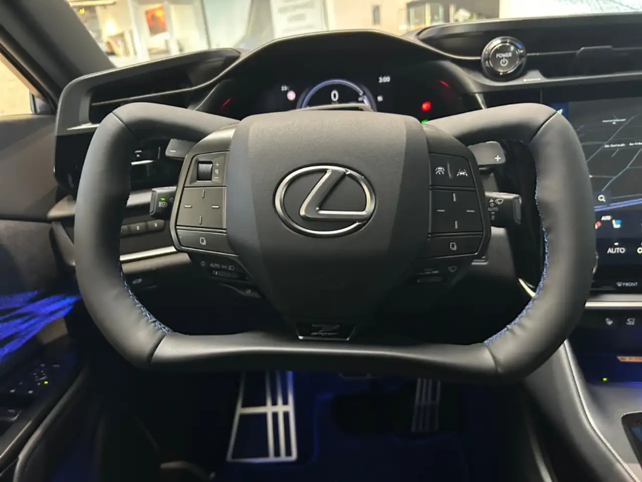 Lexus RZ 13
