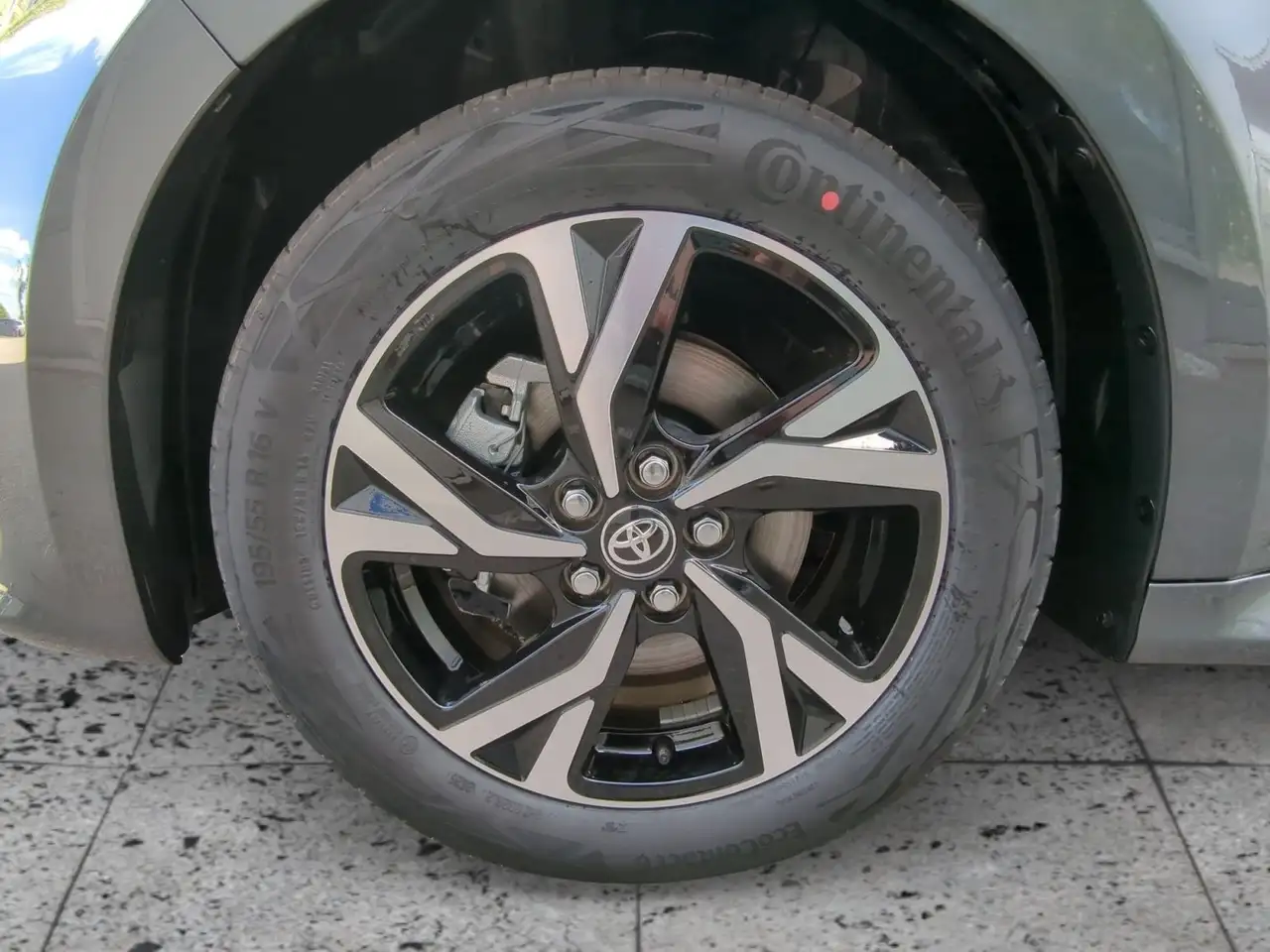 Toyota Yaris 8