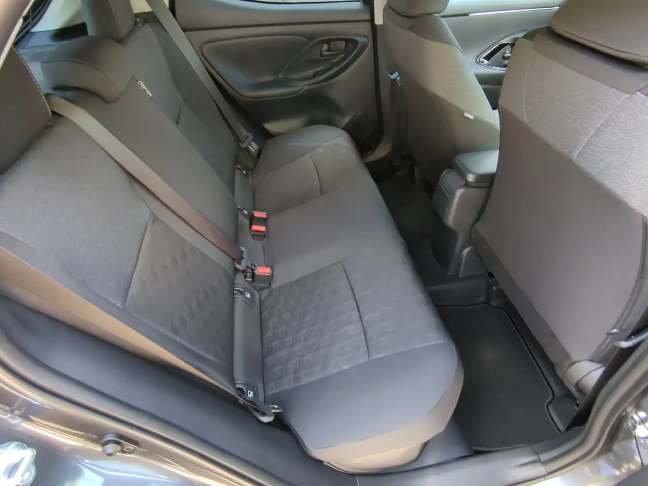 Toyota Yaris 16