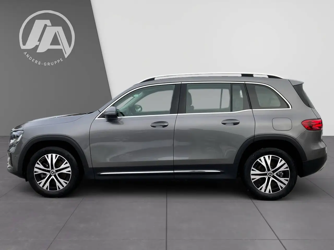 Mercedes-Benz GLB 220 5