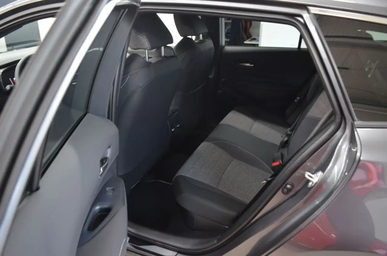 Toyota Corolla 13