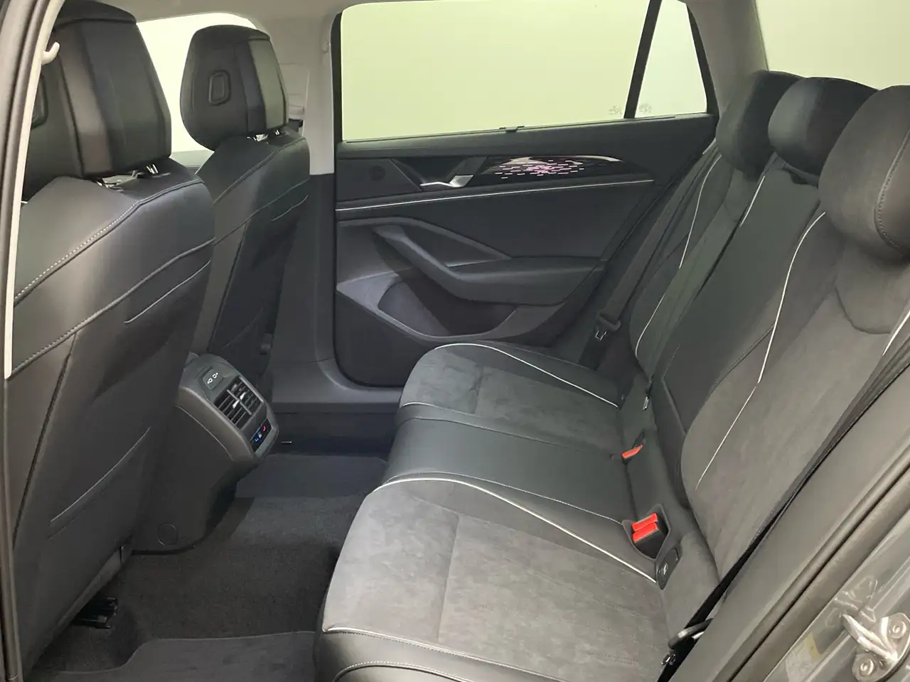 Volkswagen Passat 11