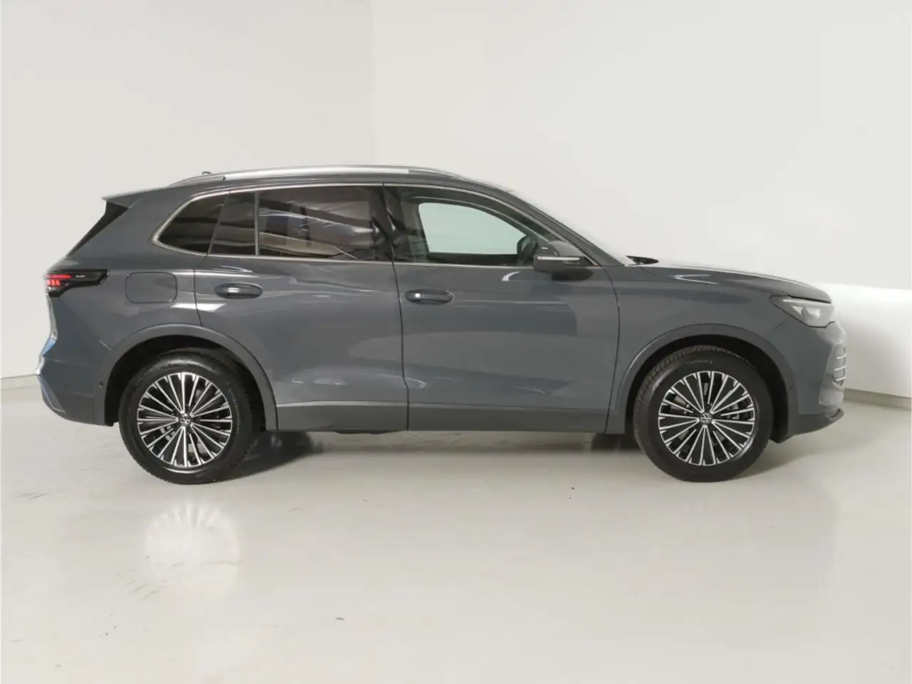 Volkswagen Tiguan 4