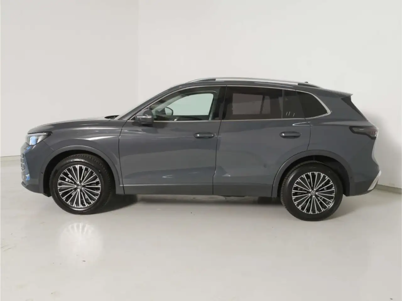 Volkswagen Tiguan 7
