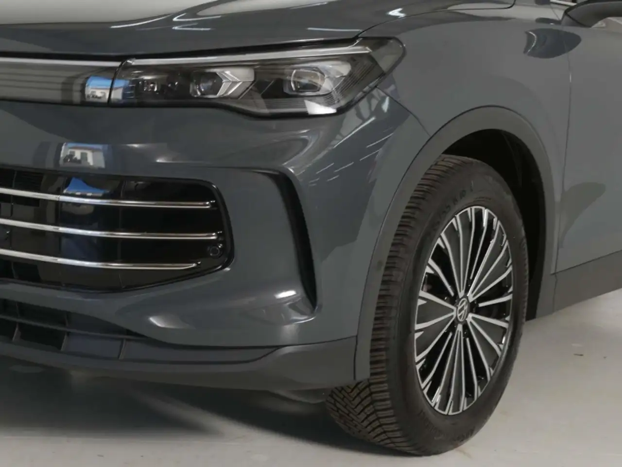 Volkswagen Tiguan 8