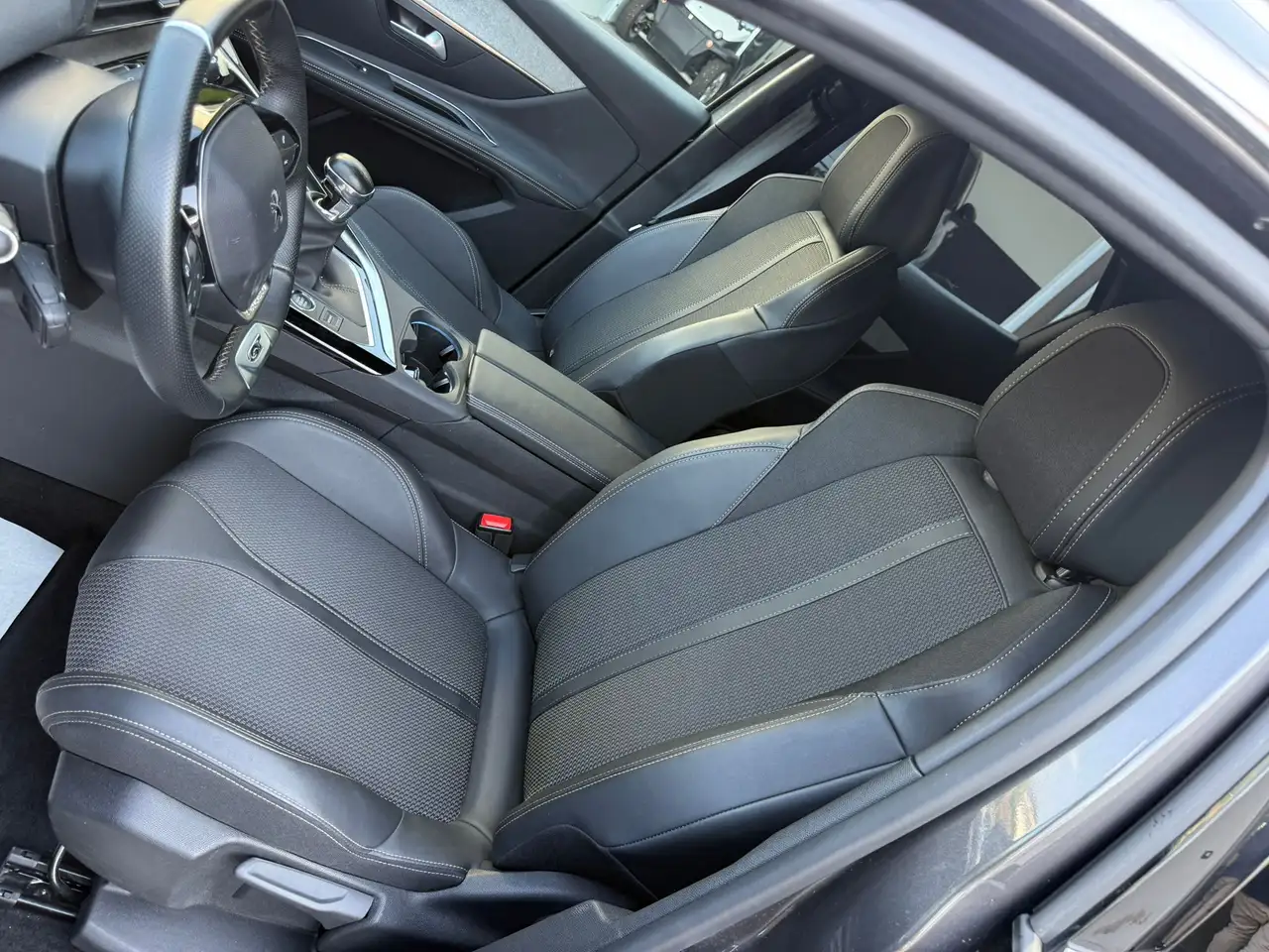 Peugeot 3008 8