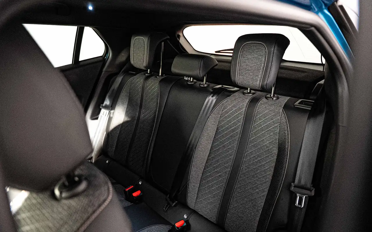 Peugeot 2008 7