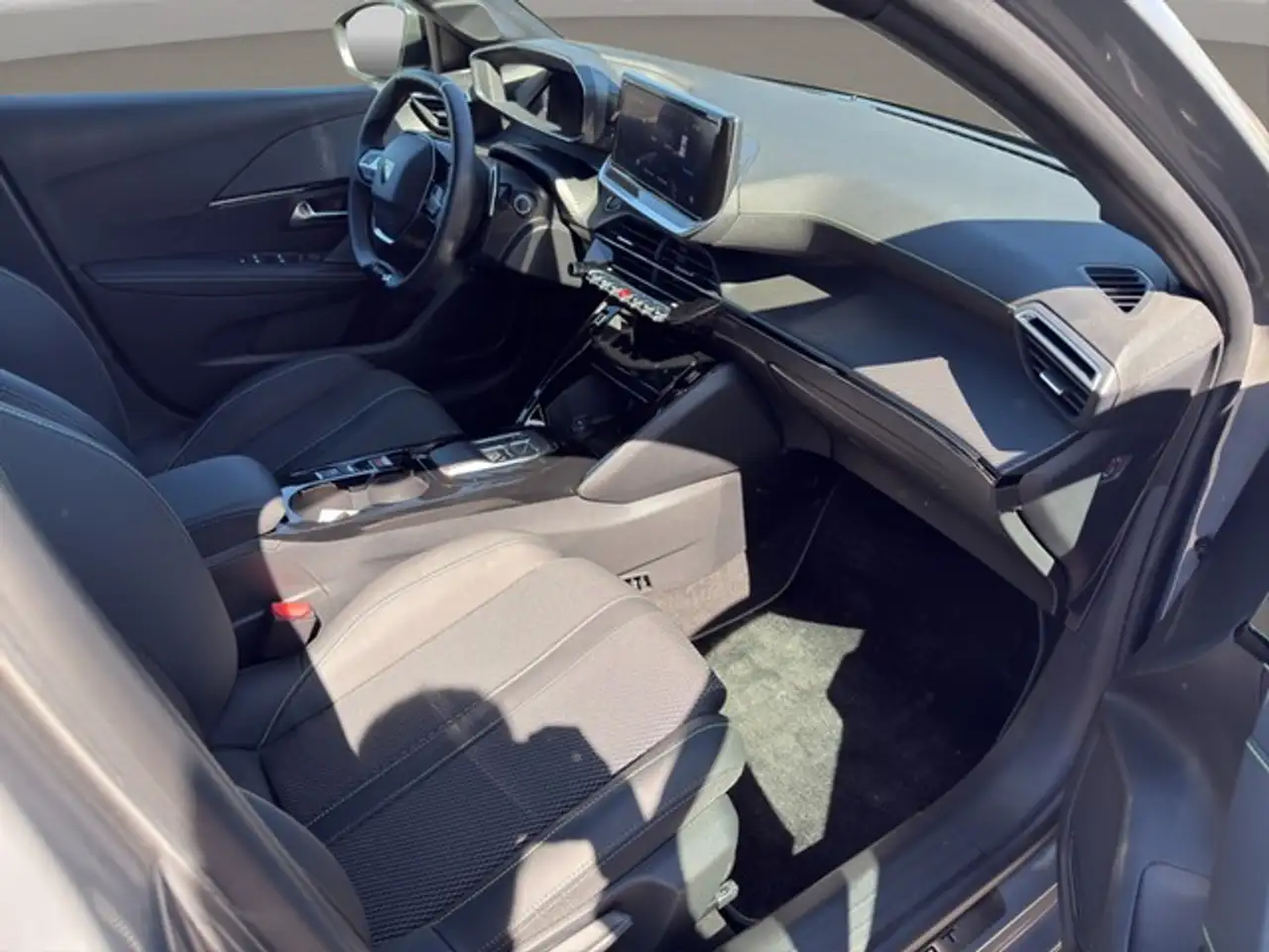 Peugeot 208 9