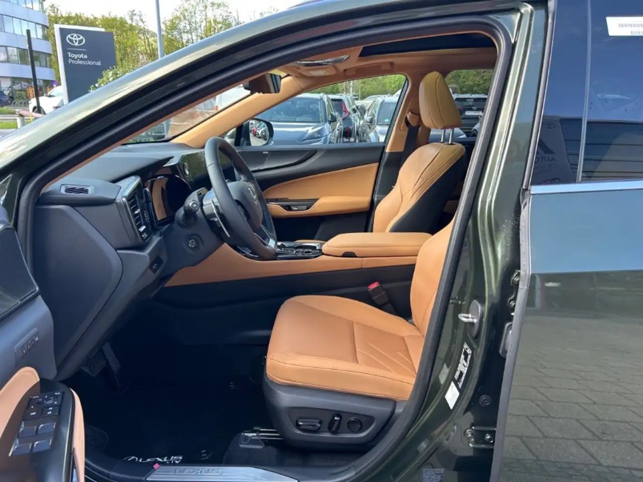 Lexus NX 9