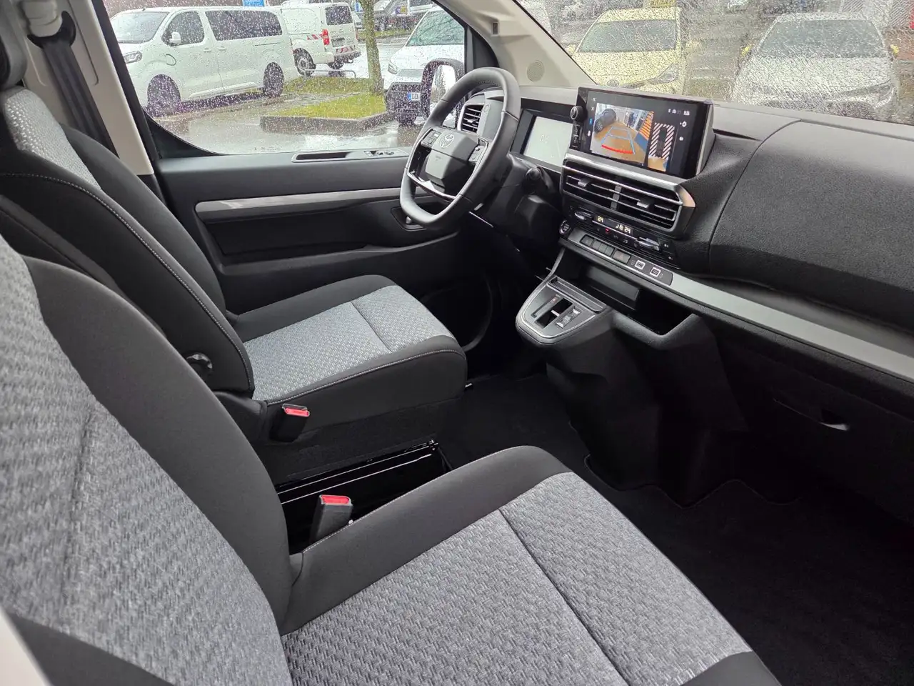 Toyota Proace 12