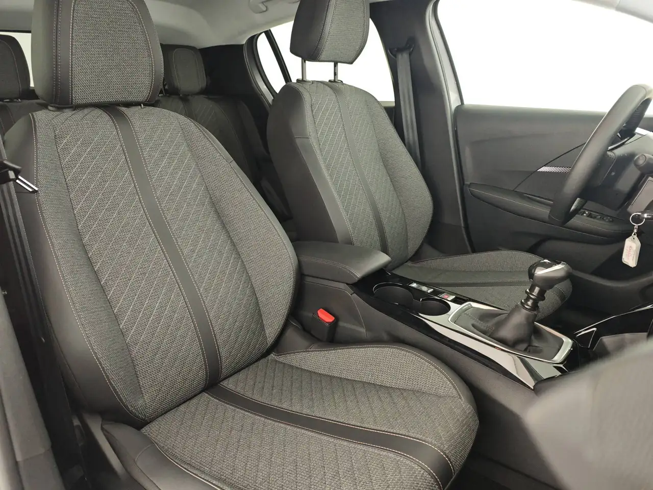 Peugeot 208 9