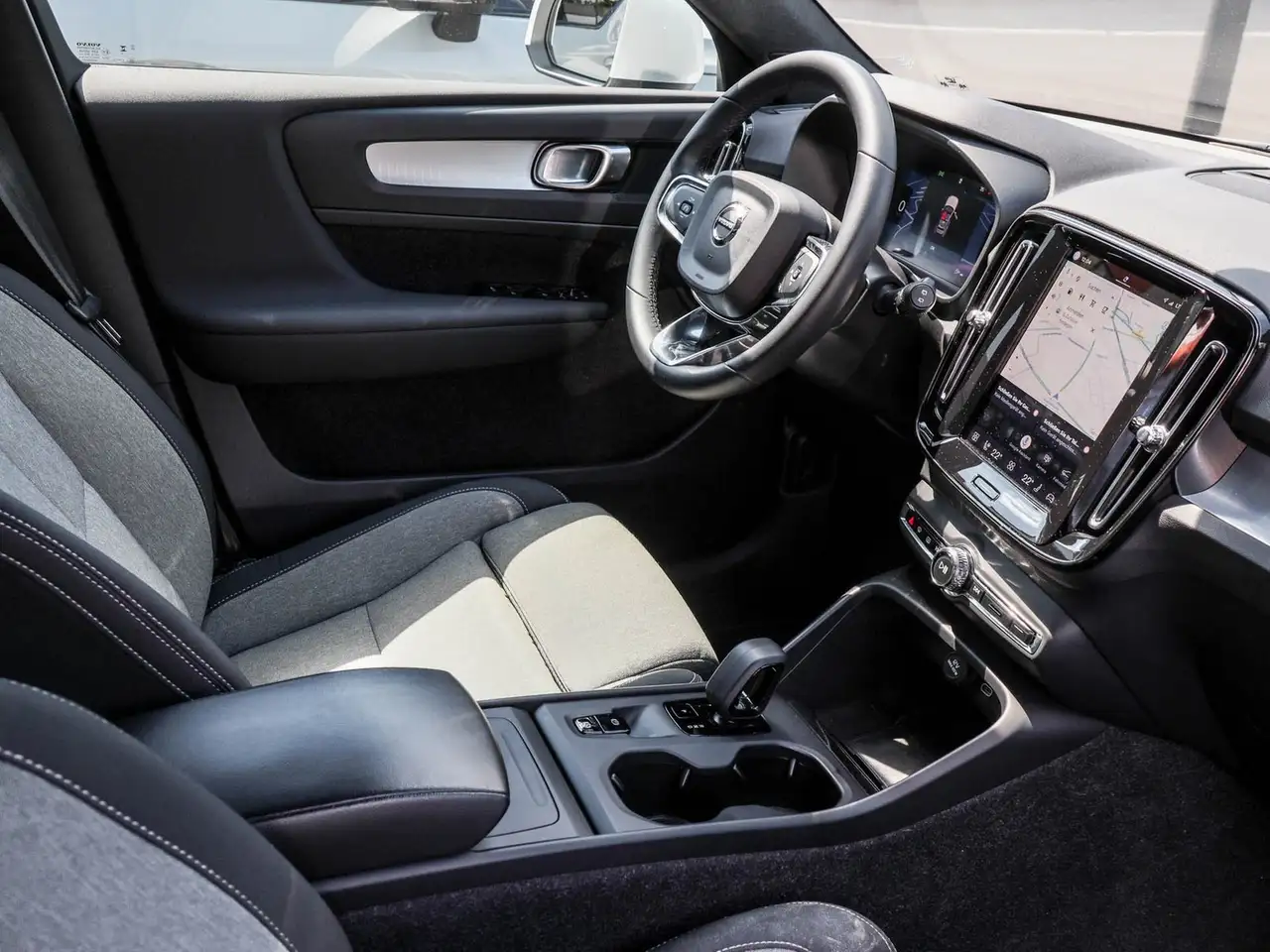 Volvo XC40 3