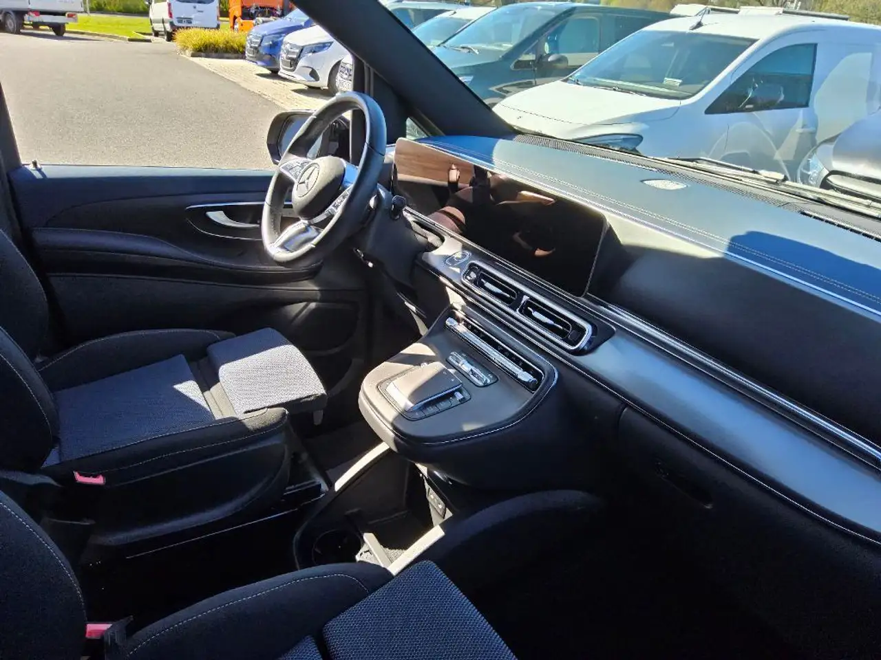 Mercedes-Benz EQV 300 7