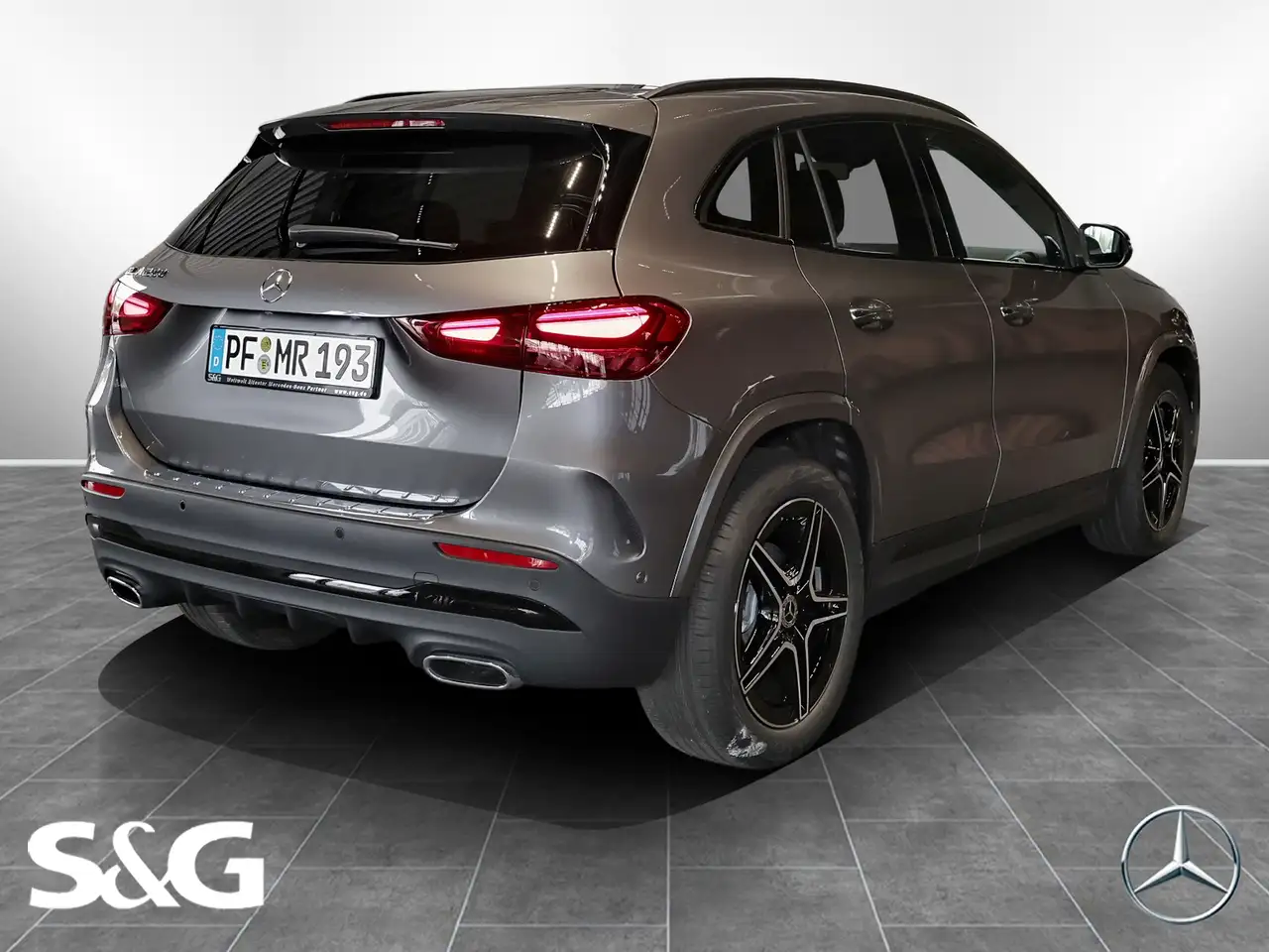 Mercedes-Benz GLA 200 2