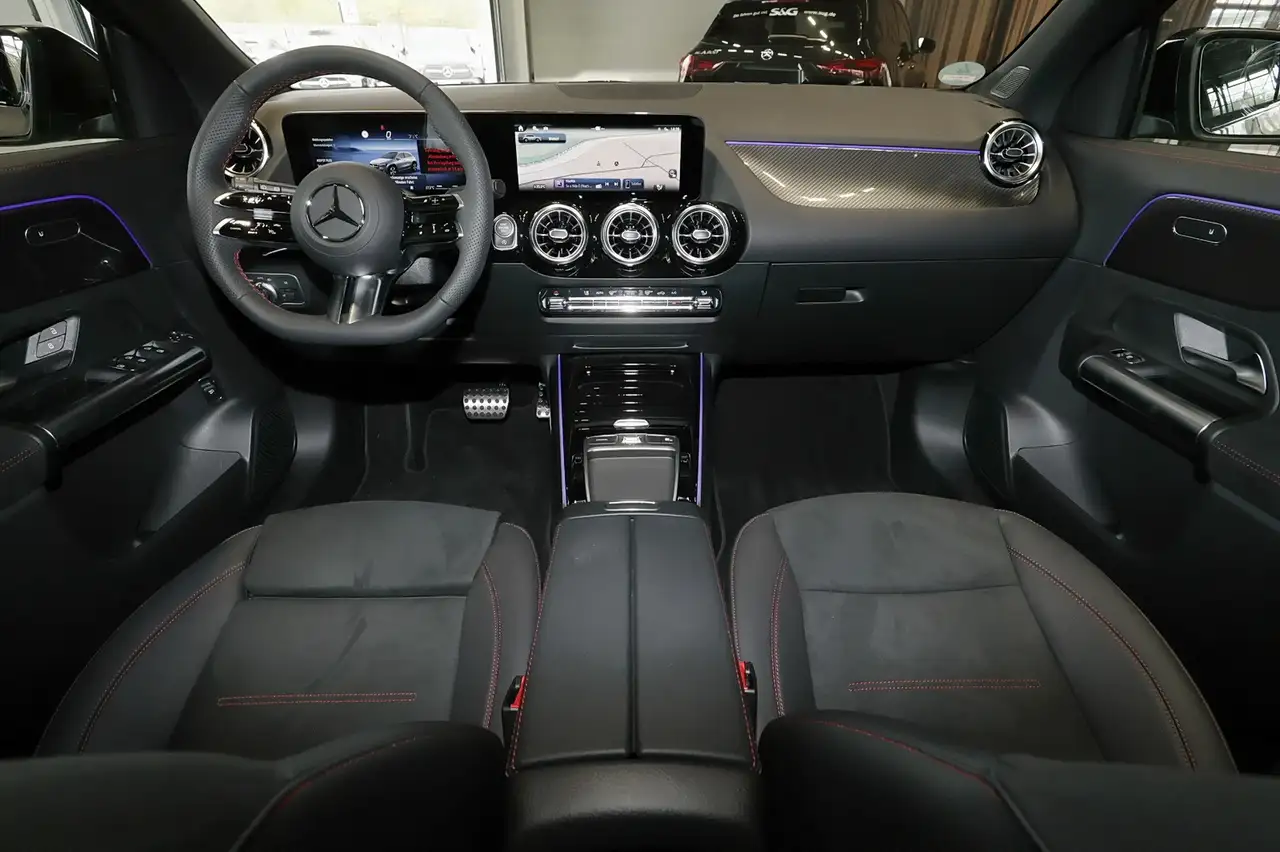 Mercedes-Benz GLA 200 5