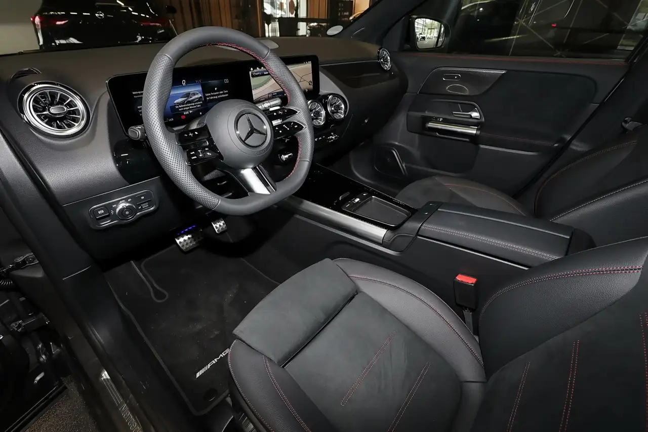 Mercedes-Benz GLA 200 9