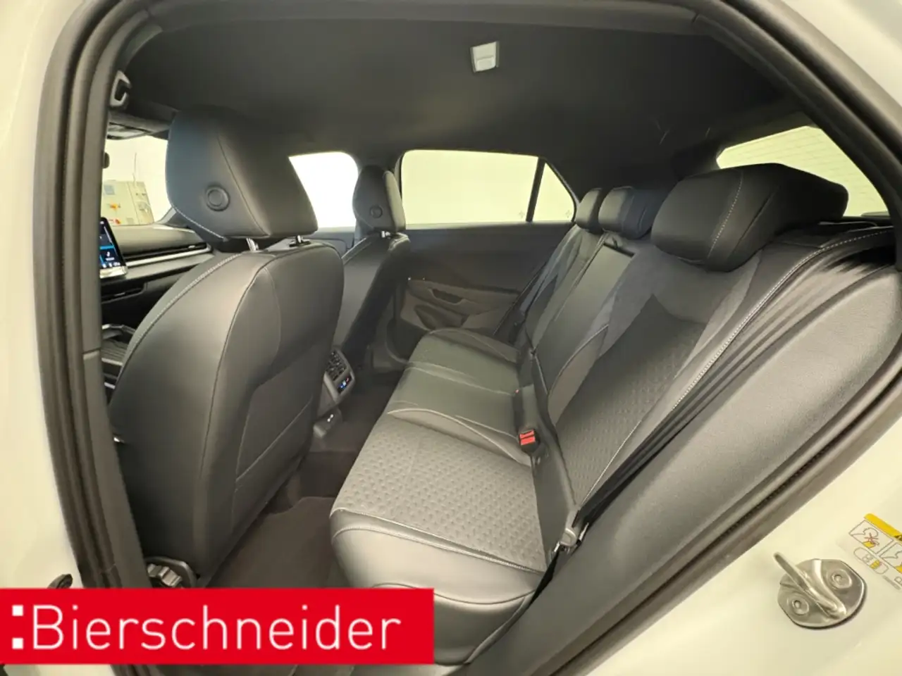Volkswagen T-Roc 8