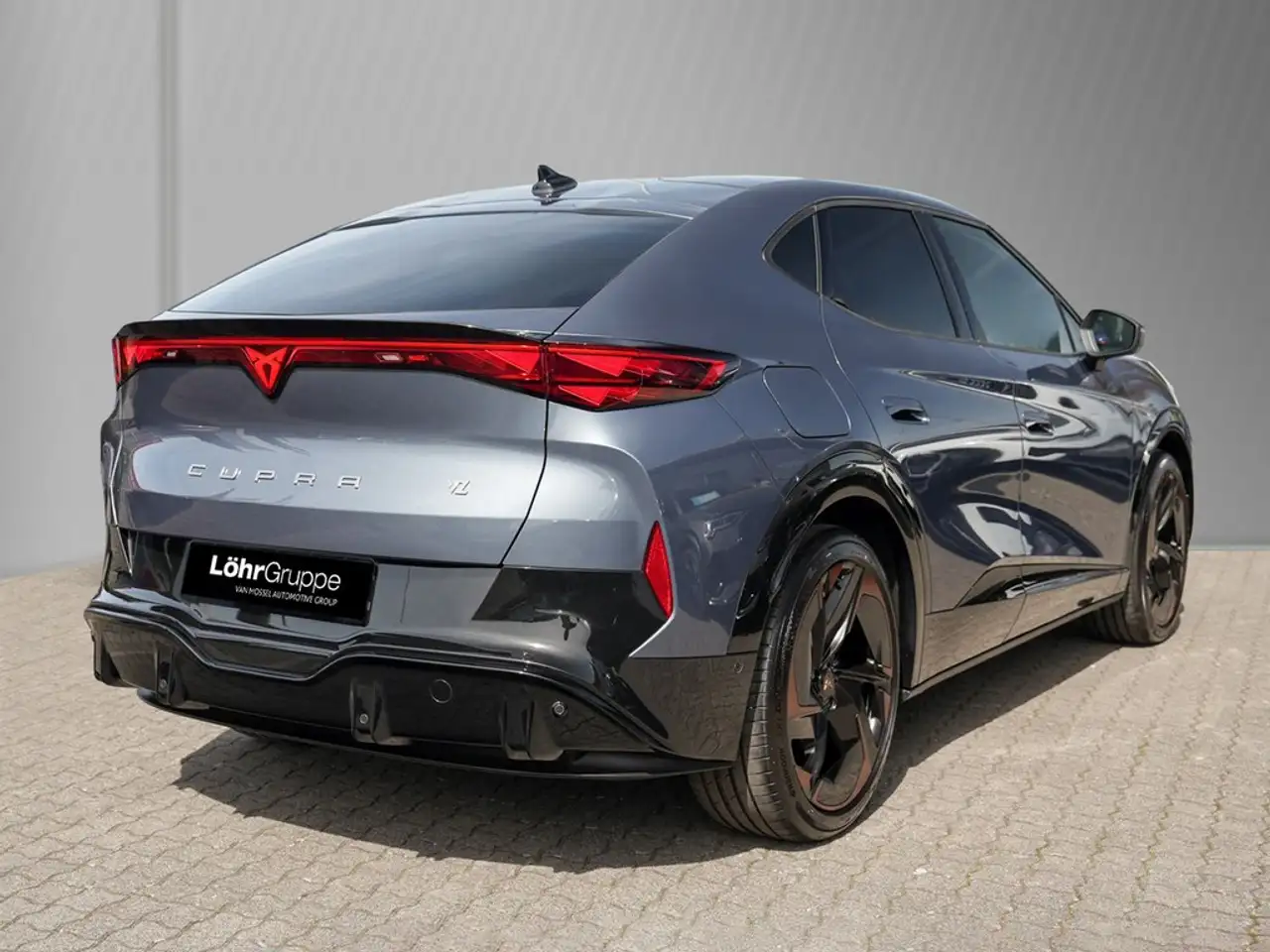 Cupra Tavascan 7