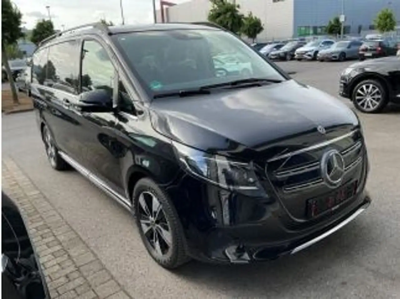 Mercedes-Benz EQV 300 2