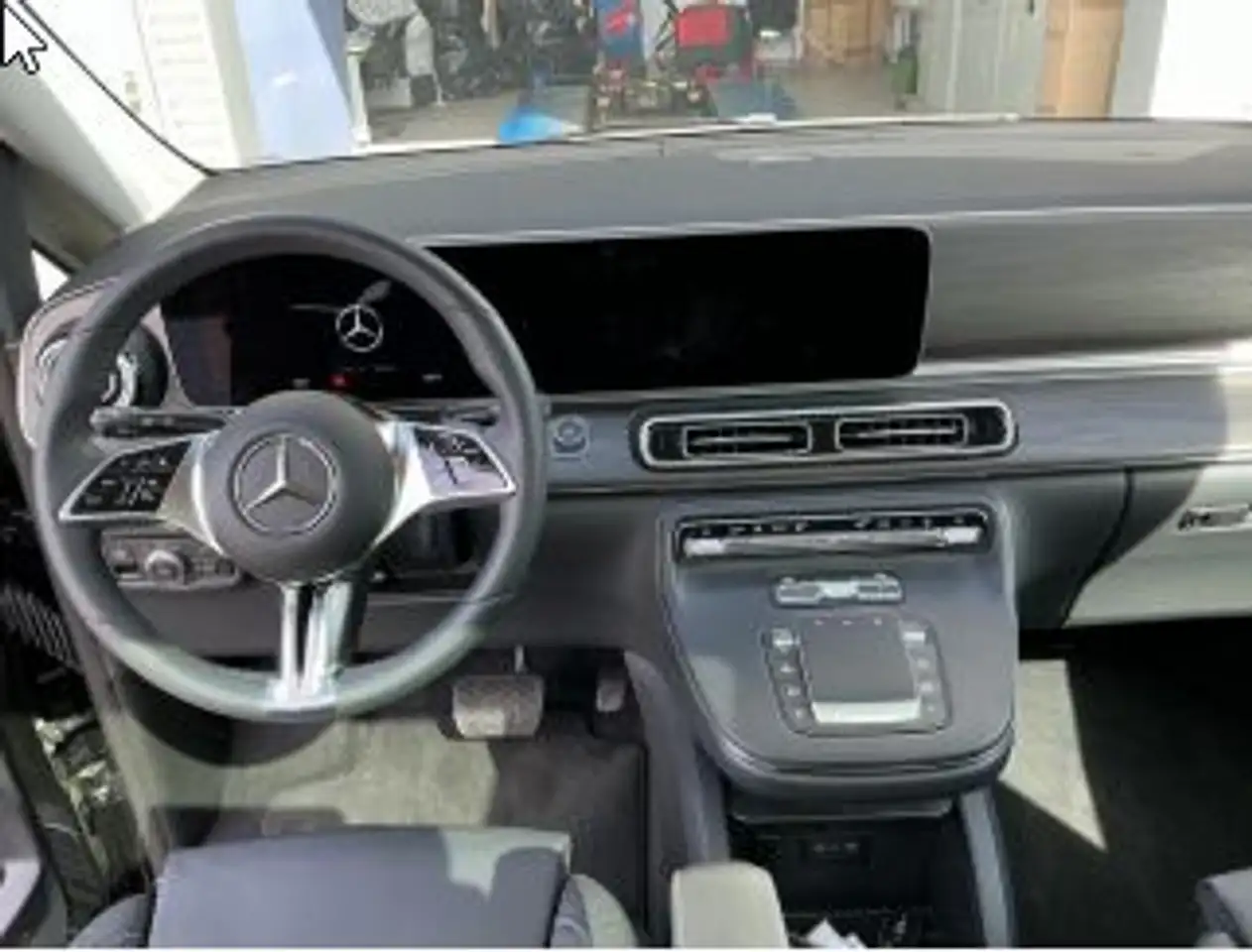 Mercedes-Benz EQV 300 7
