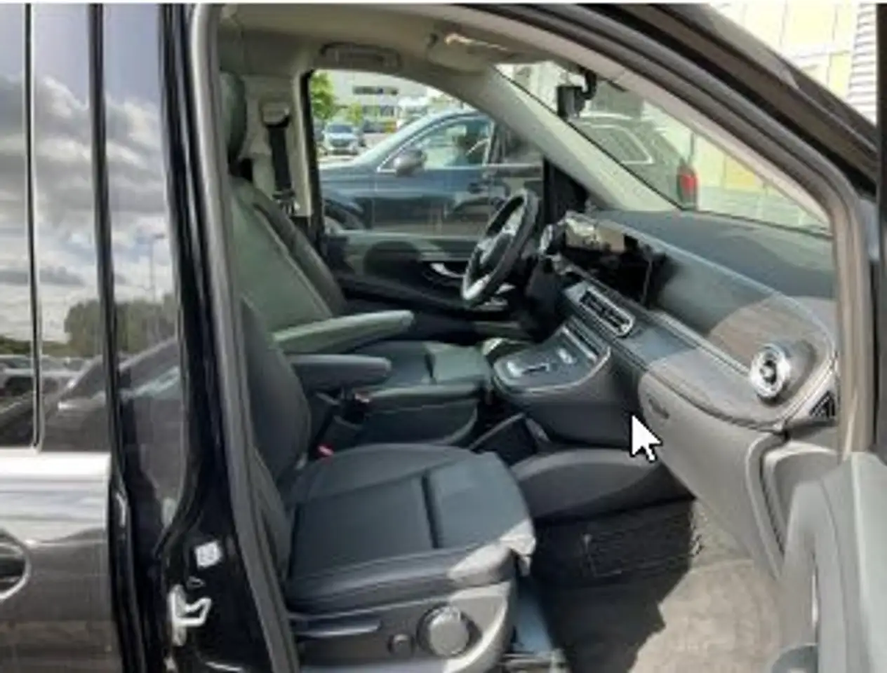 Mercedes-Benz EQV 300 9