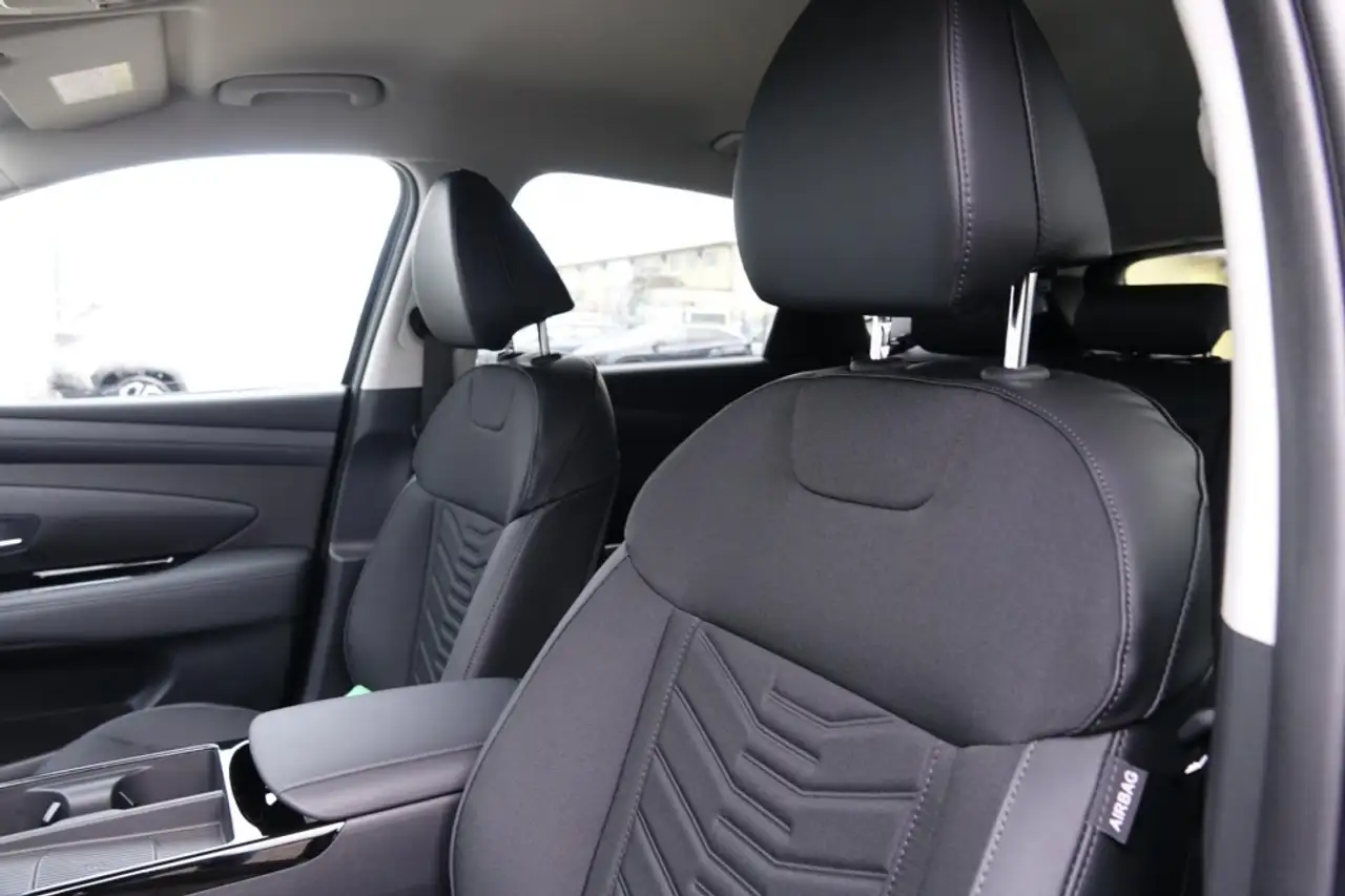 Hyundai TUCSON 11