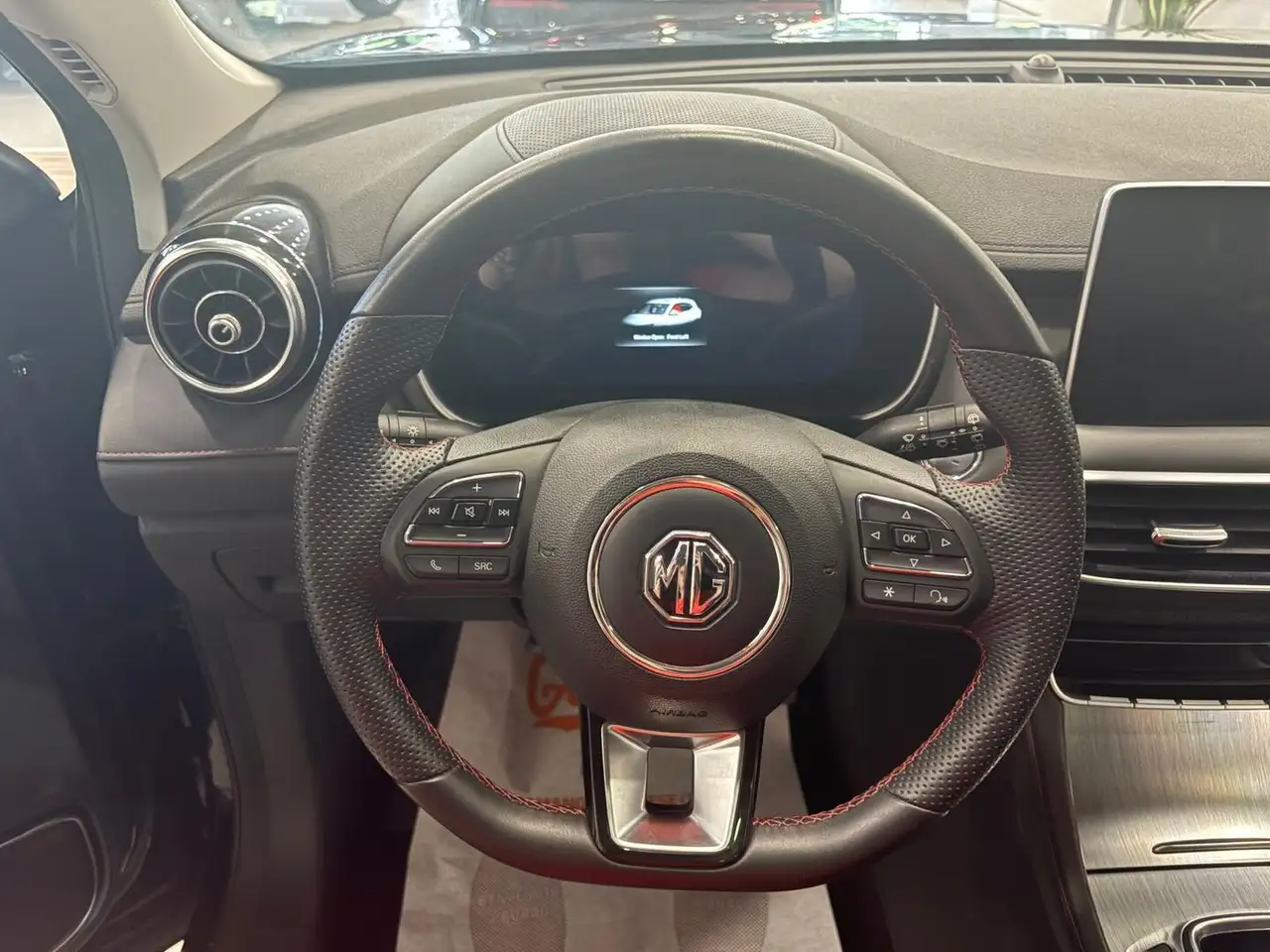 MG HS 1.5 11