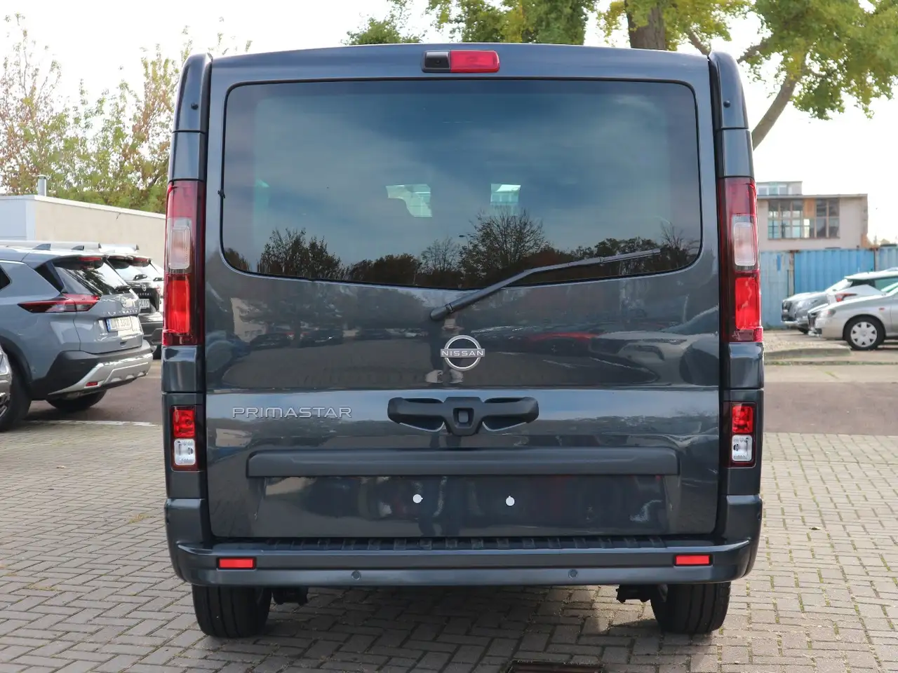 Nissan Primastar 9
