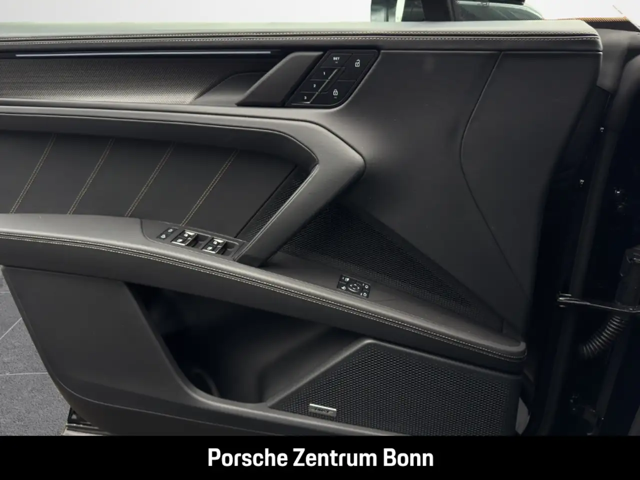 Porsche Cayenne 12